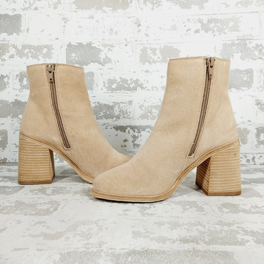 NEW Andre Assous Naia Suede Tan Block Heel Ankle Bootie i468 - Picture 5 of 12